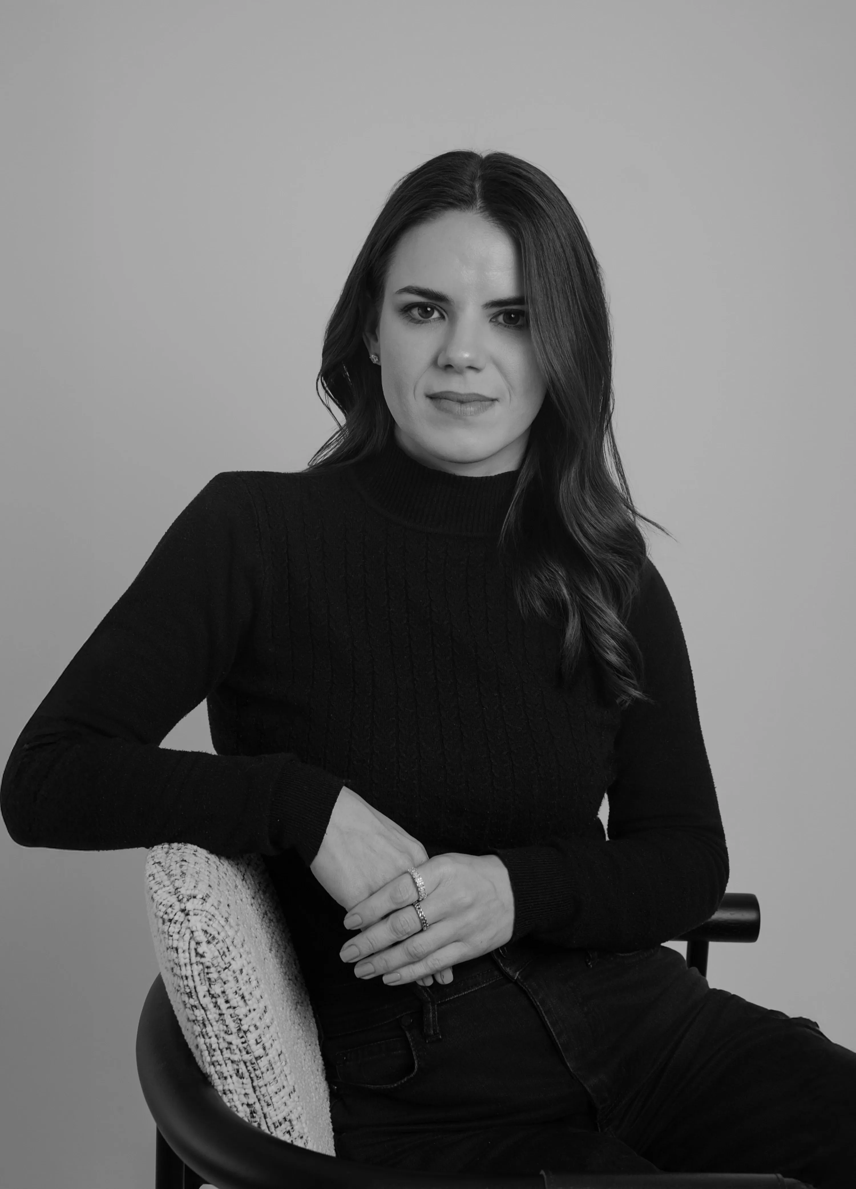 Retrato em preto e branco de Bianca Horongozo
